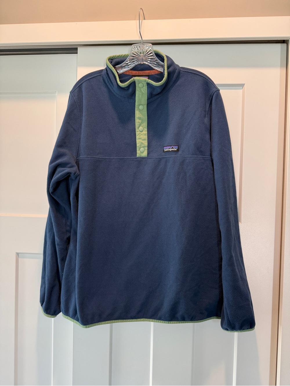 Patagonia Women’s Navy Snap-T Fleece Pullover with Green Trim-size XL